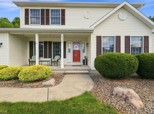 5303 Deercreek Ct, Sheffield Village, OH 44054