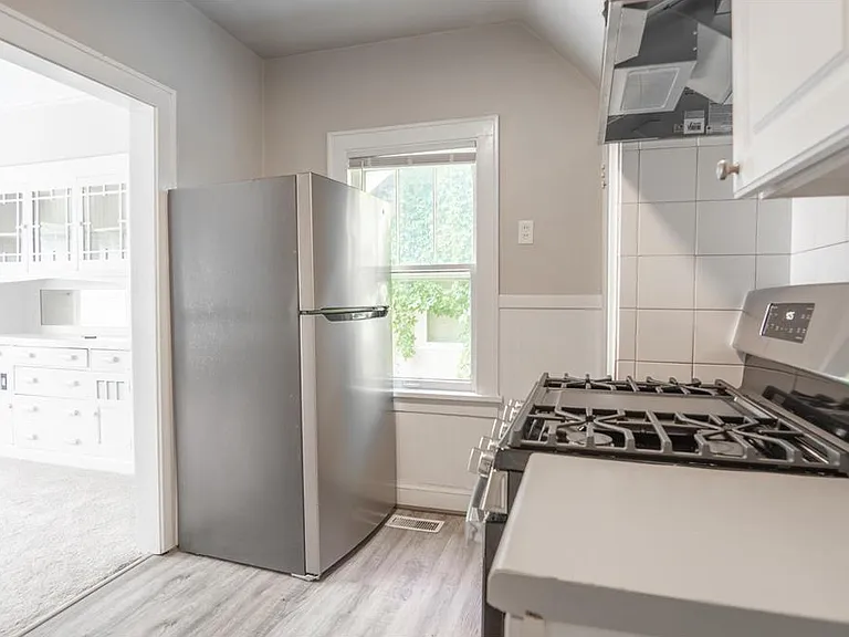 4020 Emerson Ave N — Photo 3