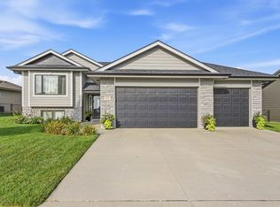 1394 Callahan Dr, Council Bluffs, IA 51503