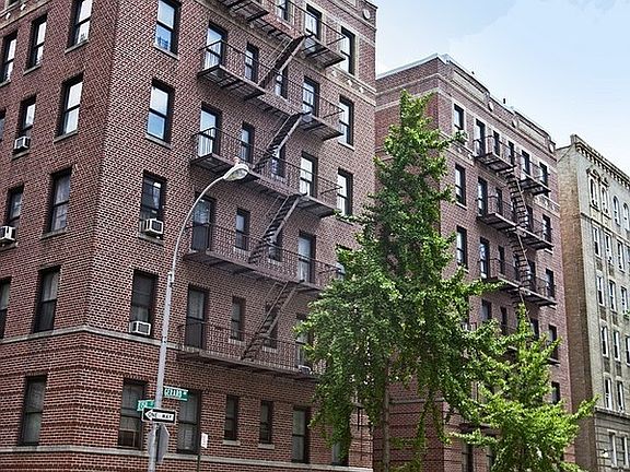 4th image of 828 Gerard Ave APT 4A