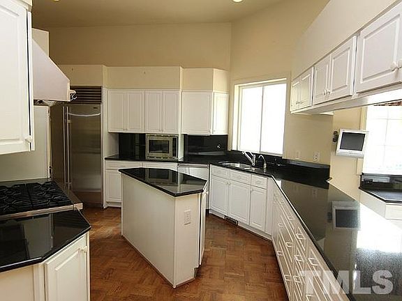 5th image of 2507 Red Hill Ln