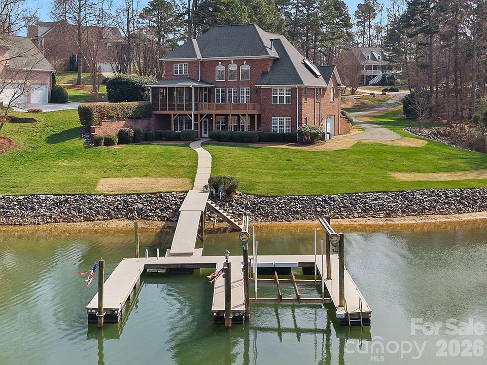1st image of 125 Grand Bay Dr