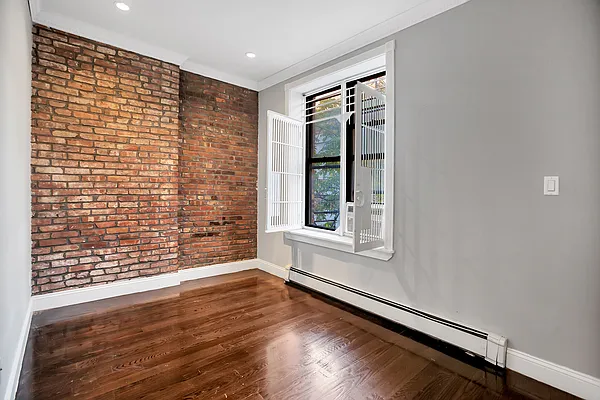 Rented by Douglas Elliman | media 21