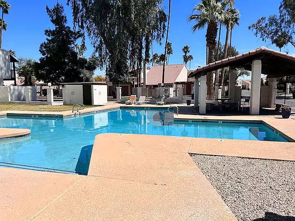 2nd image of 2122 E Margarita Dr