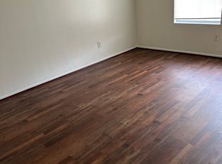 9319 Belleclaire Ln, Houston, TX 77044