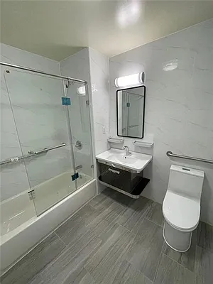 Sold by Remax Edge | media 6