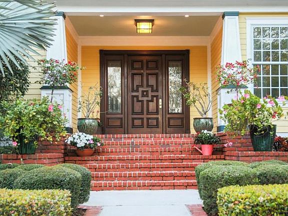 2nd image of 1749 Lincoln Park Cir