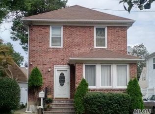88 Holly Ave, Hempstead, NY 11550