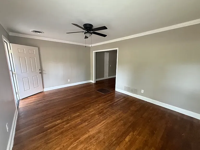 3376 Spottswood Ave — Photo 8