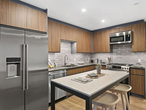 3rd image of 325 Lafayette Ave APT 2K