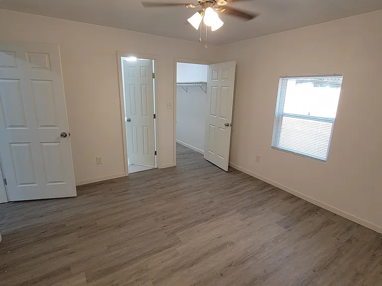 301 Robbins St — Photo 13