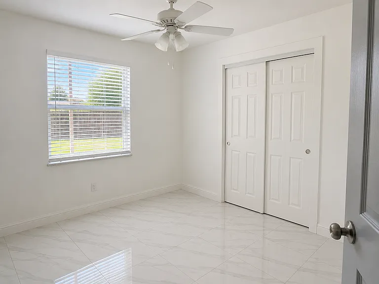 4249 SW 48th Ct — Photo 9