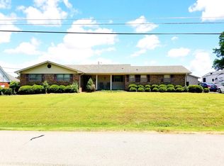 220 Barbara St, Tuscumbia, AL 35674