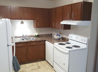 525 3rd St SW APT 202, Jamestown, ND 58401