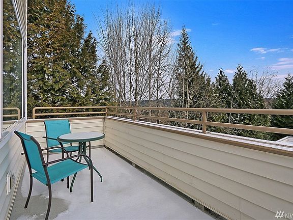 Large balcony with mountain and territorial view.
