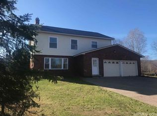 40169 Lower Worham Rd, Chassell, MI 49916