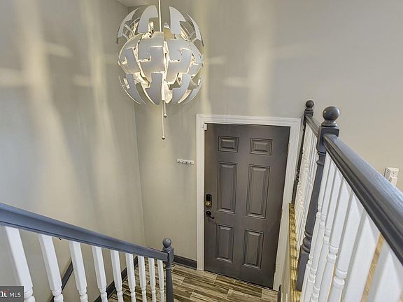 2nd image of 18 Golden Hill Ct