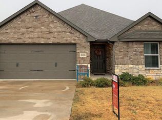 2105 Shady Oaks Ln, Sherman, TX 75092