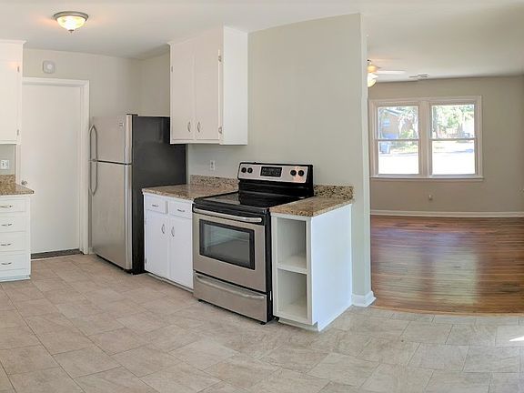 2nd image of 1087 Buist Ave