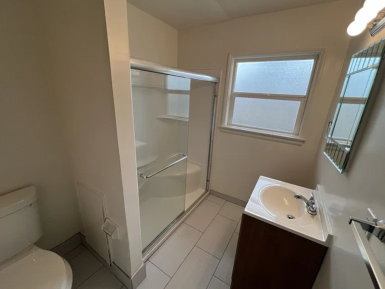 500 N Los Robles Ave — Photo 9