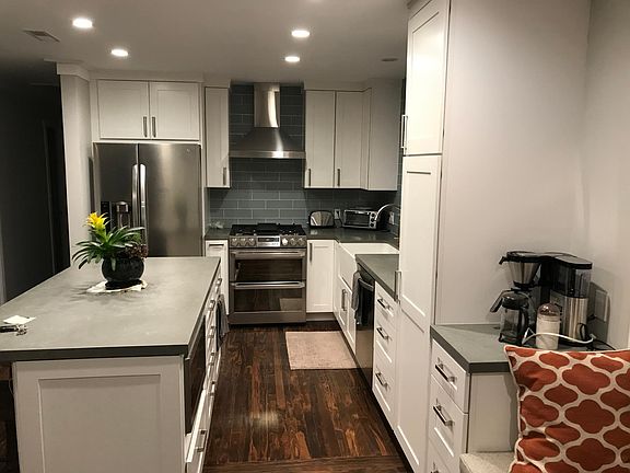 4th image of 3605 Quimby St