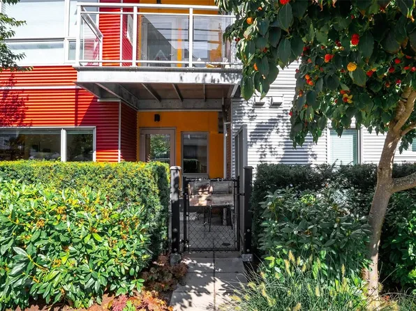 785 Tyee Rd #103, Victoria, BC V9A 7R5