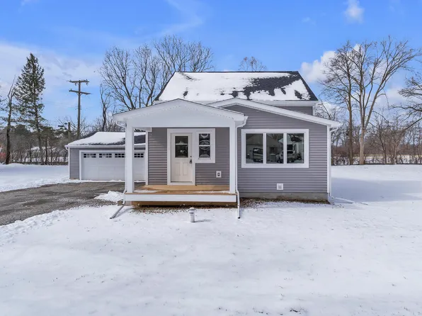 9045 Hillcrest Dr, Whitmore Lake, MI 48189