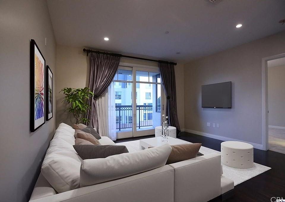 2nd image of 368 Caruso Ave #368