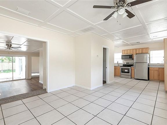5th image of 820 52nd Ave S