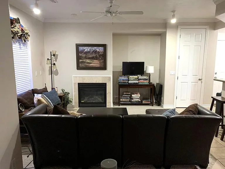 272 W 400 N — Photo 17