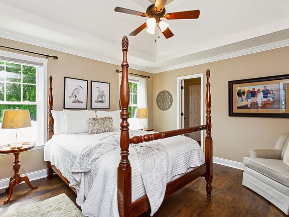 4th image of 318 Brewster Ct