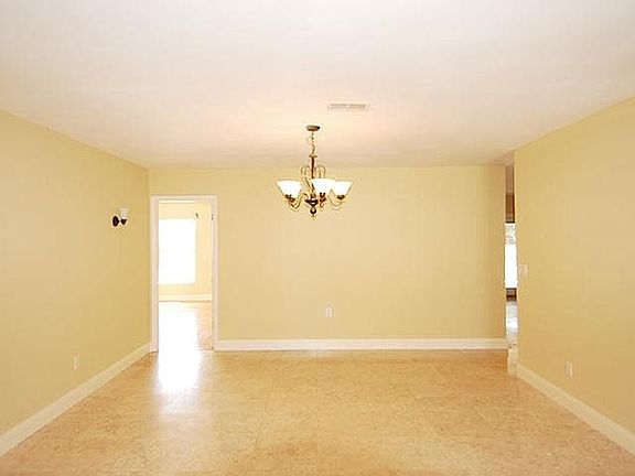 4th image of 1726 SE Hondo Ave