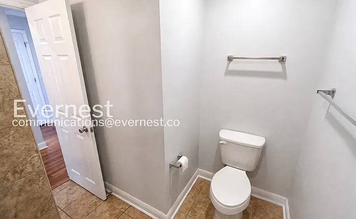 6913 Martha Ave #A — Photo 15