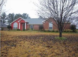 529 Golden Eagle Dr, Byram, MS 39272