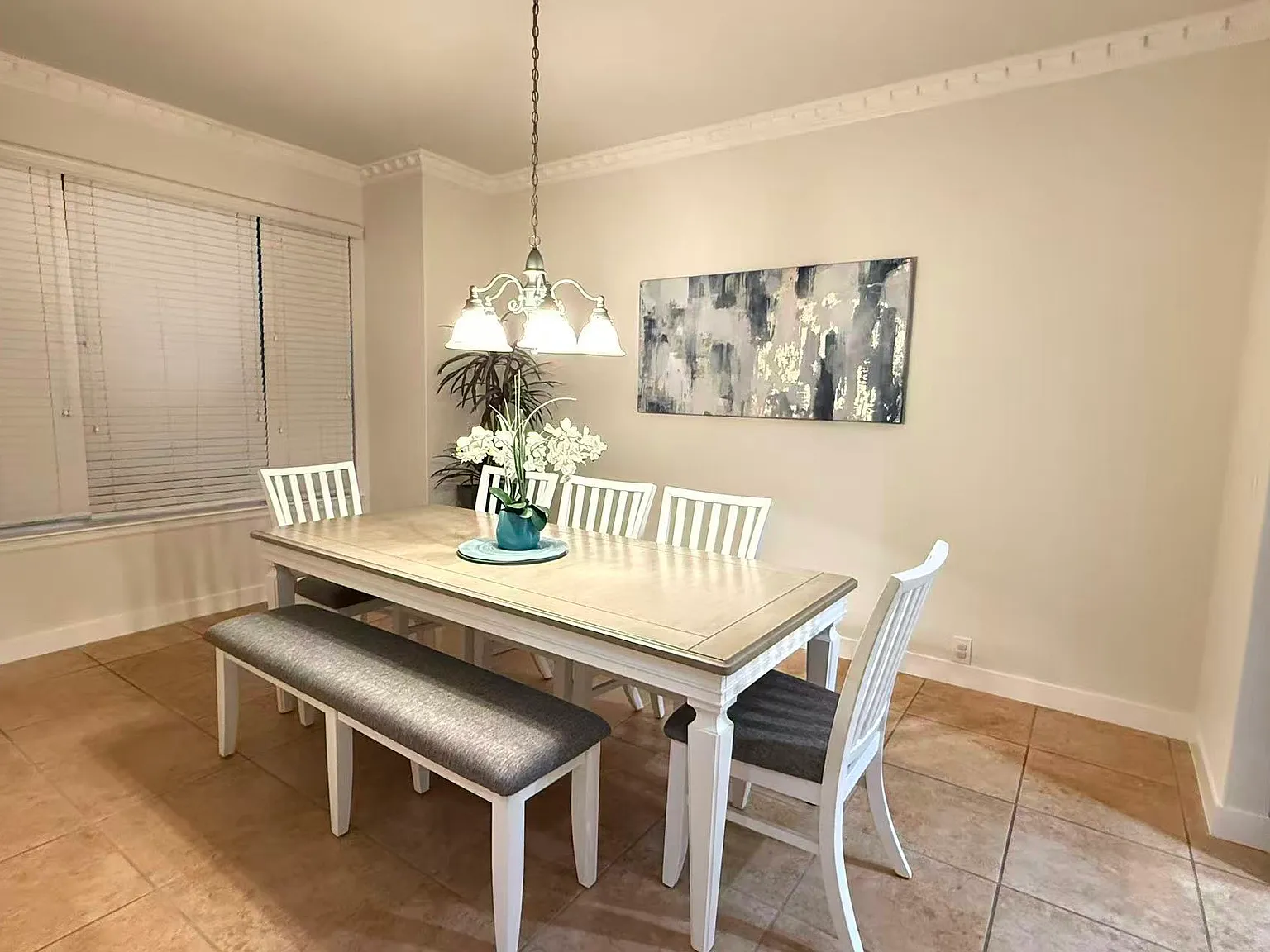 4 bed, 2461 sqft, $1,980 — Photo 4