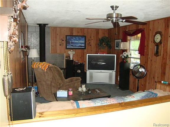 3rd image of 27080 Blum St