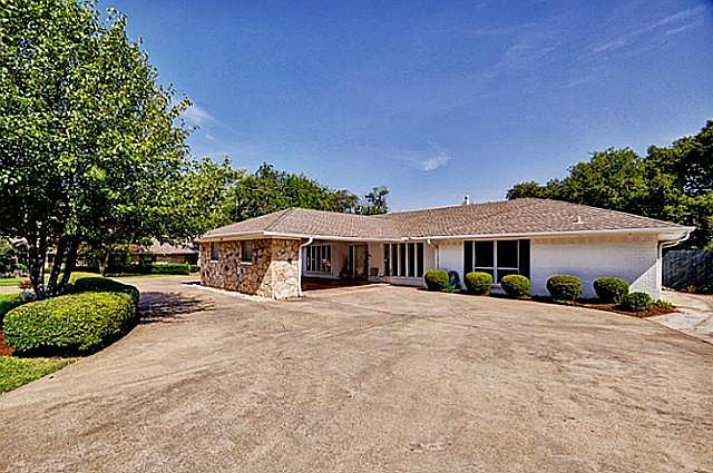 1st image of 7249 Tangleglen Dr