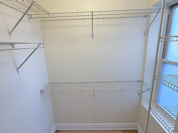 4th image of 1449 W Victoria St APT 1A