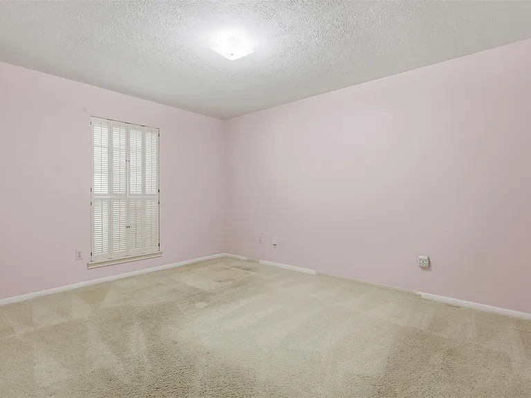5923 Pinewood Springs Dr — Photo 12