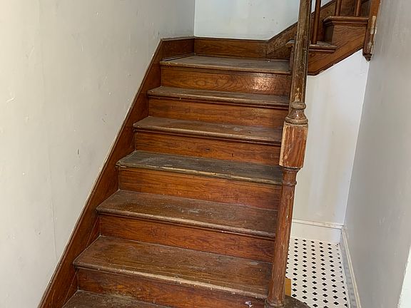 4th image of 416 W Wilson St APT 4