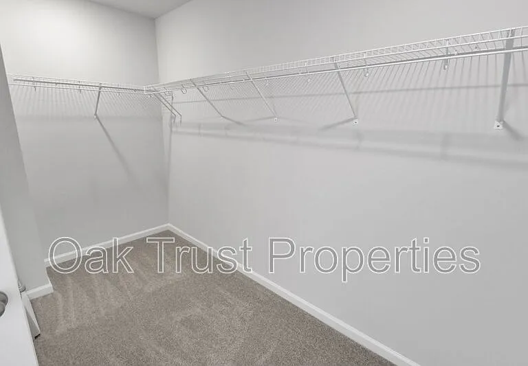 726 Ridgley Dr — Photo 20