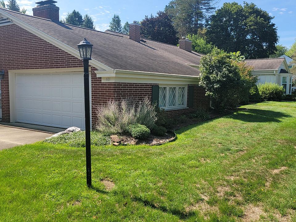 1st image of 601 Manor Dr