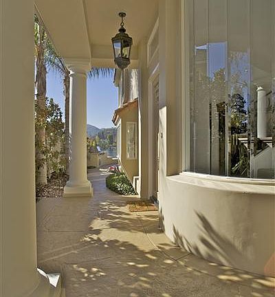 2nd image of 2636 Oakshore Dr