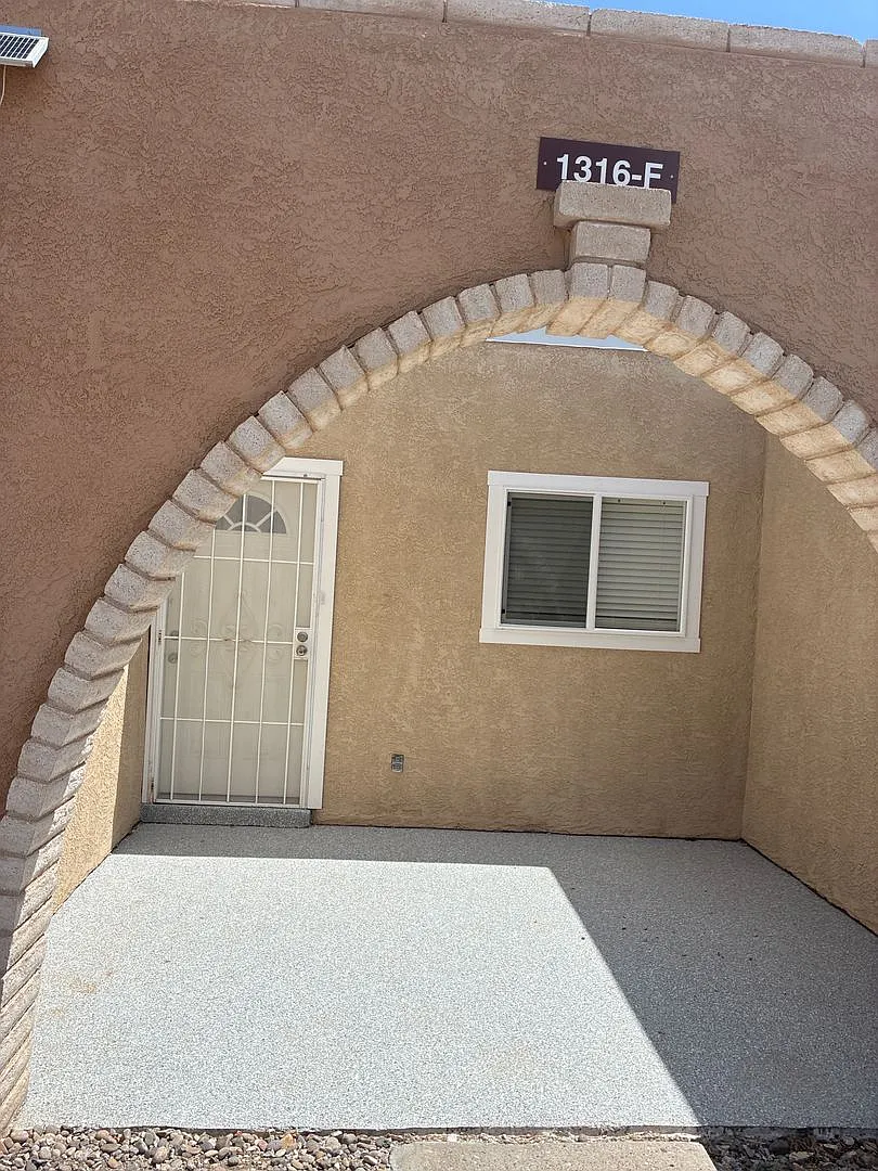 Nice clean 55+ community condo — Photo 1