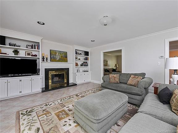 5th image of 4900 Lindstrom Dr
