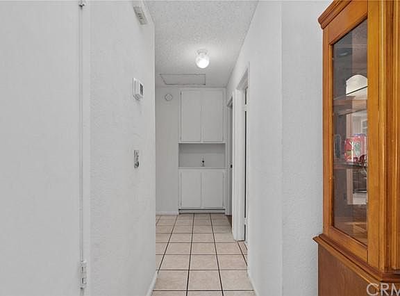 4th image of 909 S Vine Ave