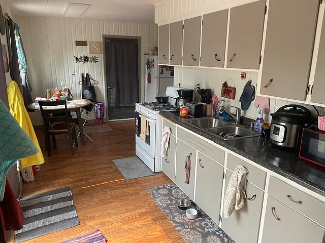 811 E Lakeshore Dr — Photo 3