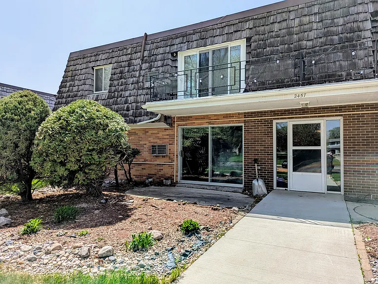 2457 W Country Club Dr S #E — Photo 1