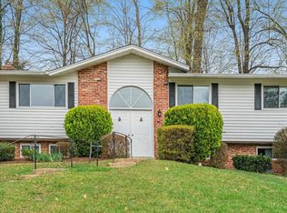 8618 Kenilworth Dr, Springfield, VA 22151