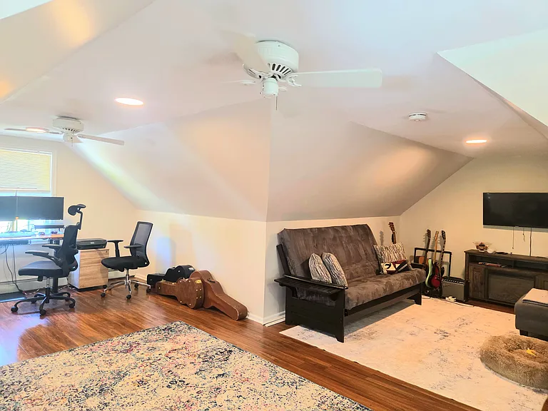 10 Amanda Way — Photo 29